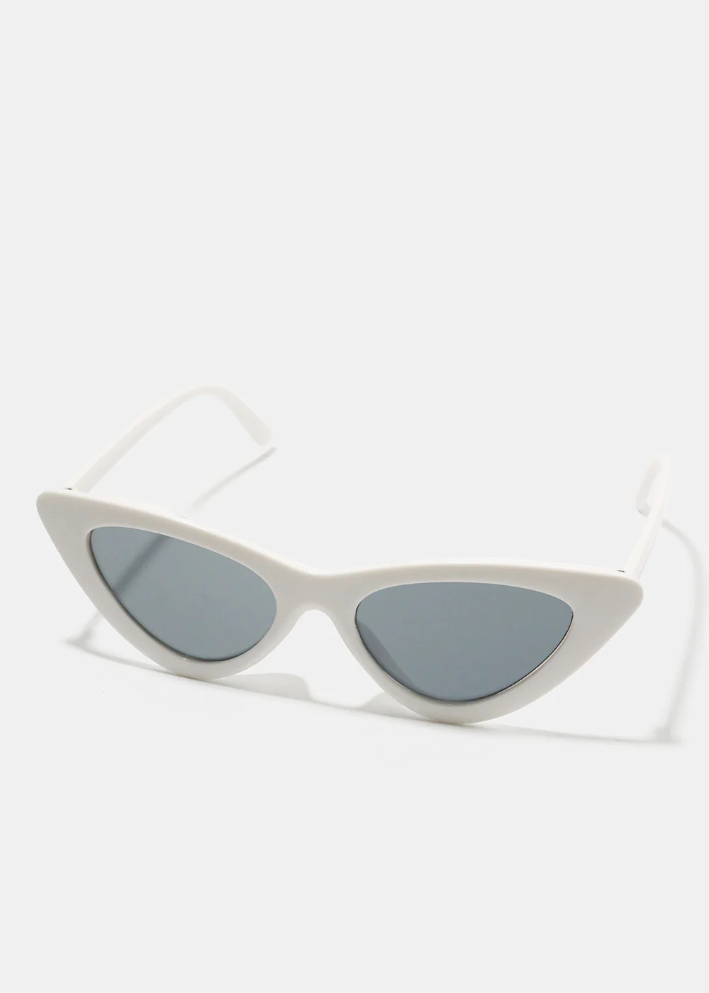 A+ White Cat Eye Sunglasses - Image 2