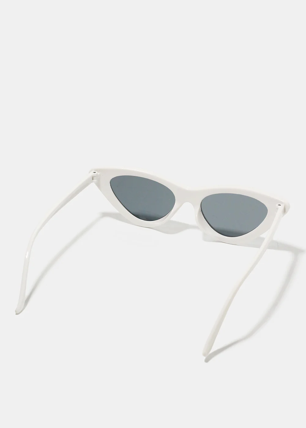 A+ White Cat Eye Sunglasses - Image 3
