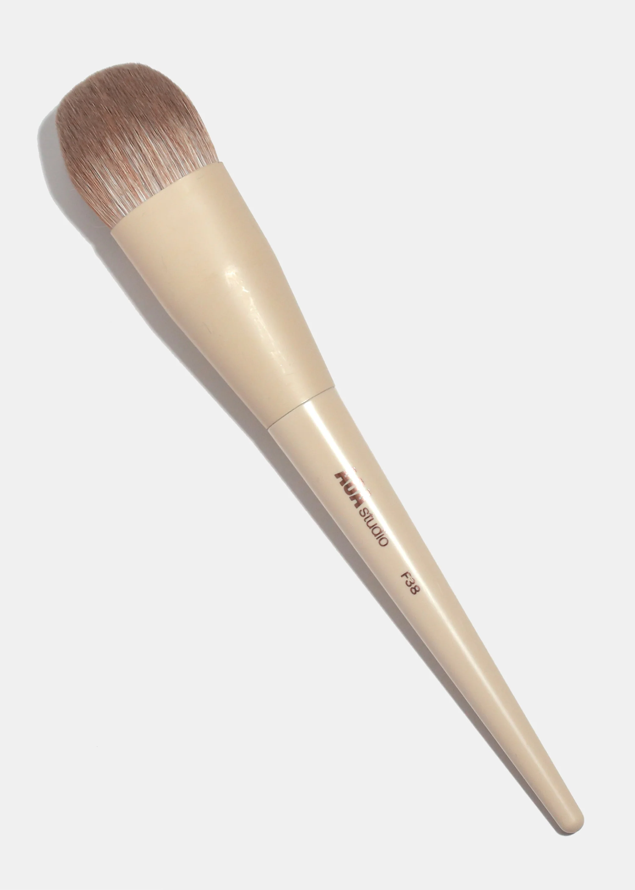 AOA Hero Single Brush β F38 Foundation Buff Brush