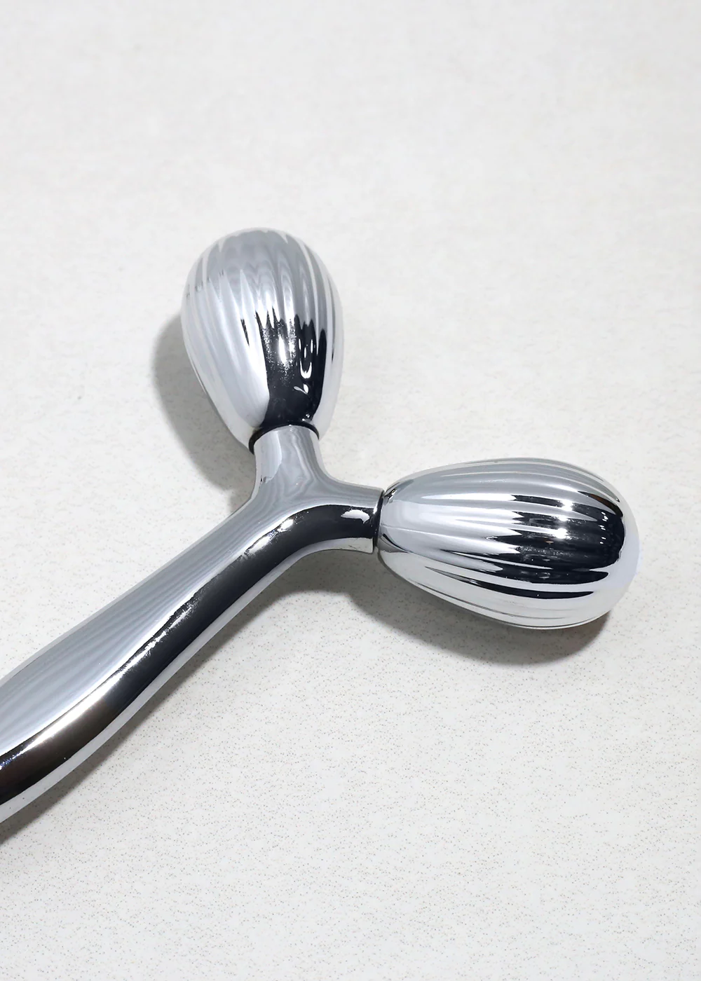 Célavi Facial Roller Massager - Image 3