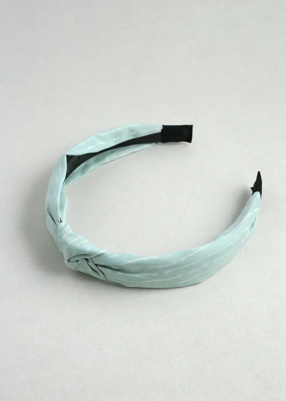 Chic Knotted Headband - Image 4