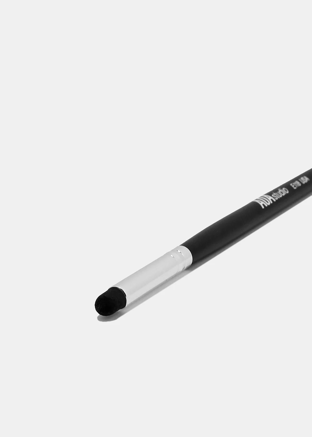 E118: Eye Smudge Brush - Image 3