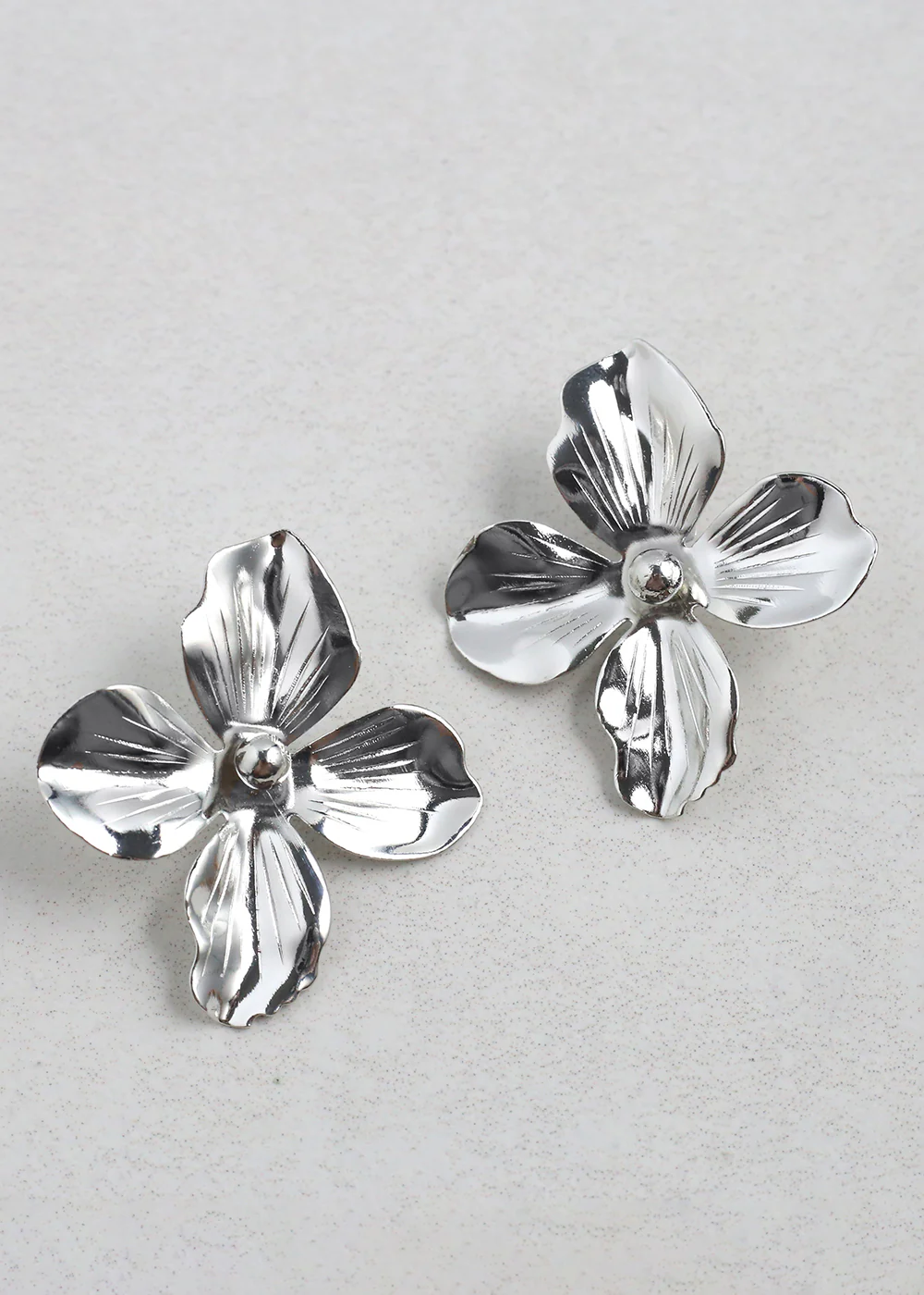Elegant Floral Clip-On Earrings - Image 3