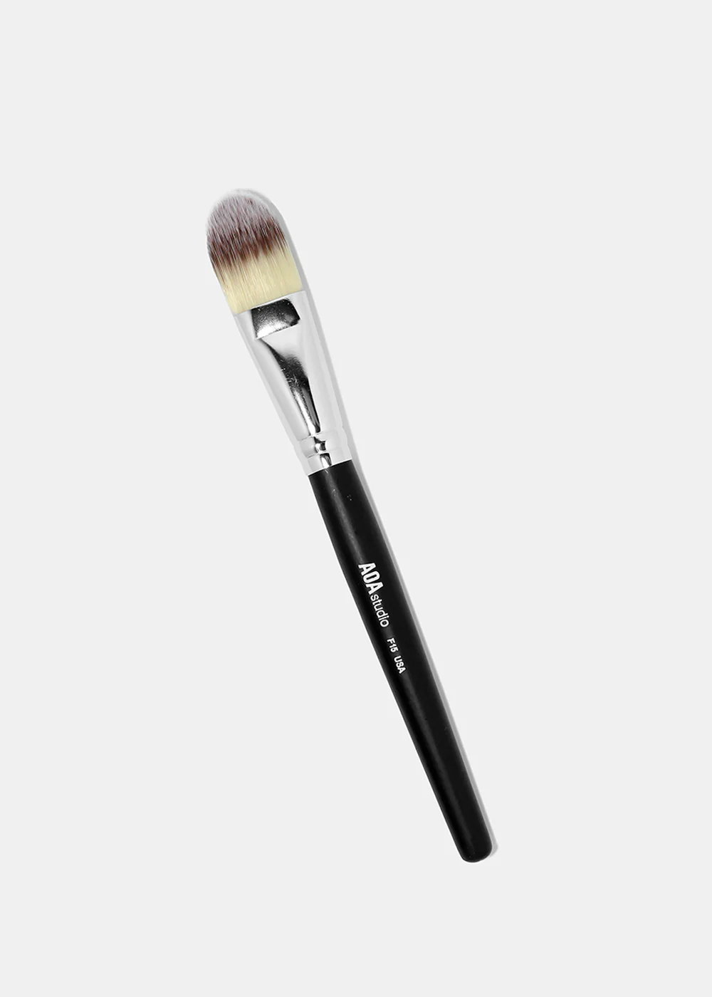 F15: Flat Foundation Brush - Image 2