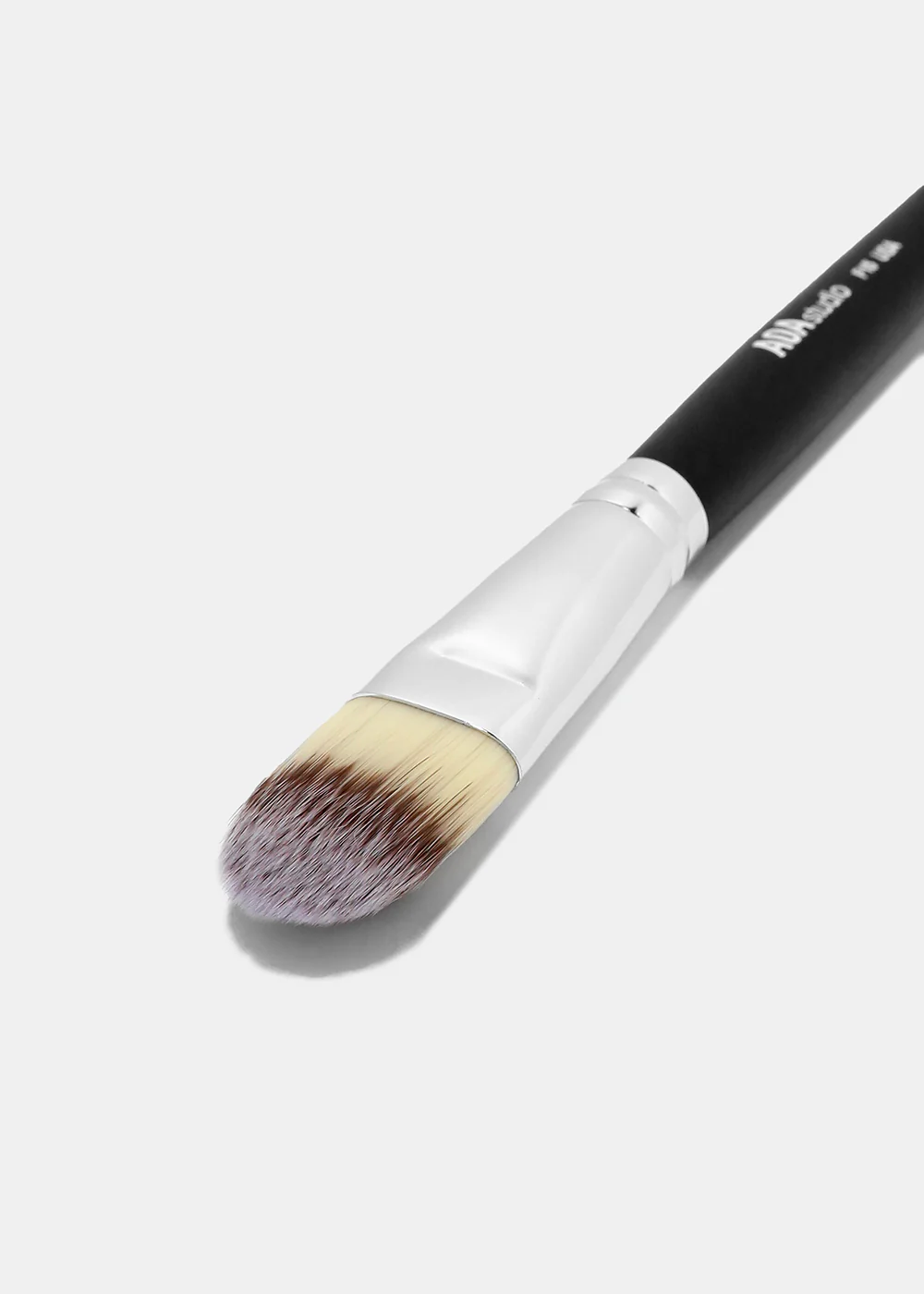 F15: Flat Foundation Brush - Image 3