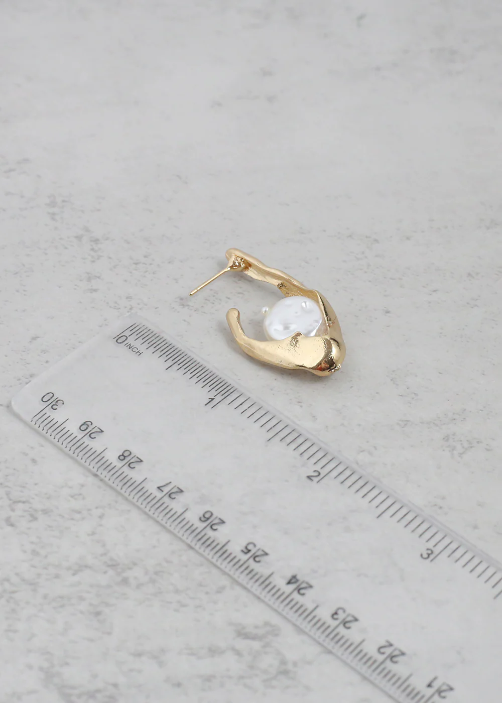 Modern Textured Pearl Dangle Earrings - Image 4