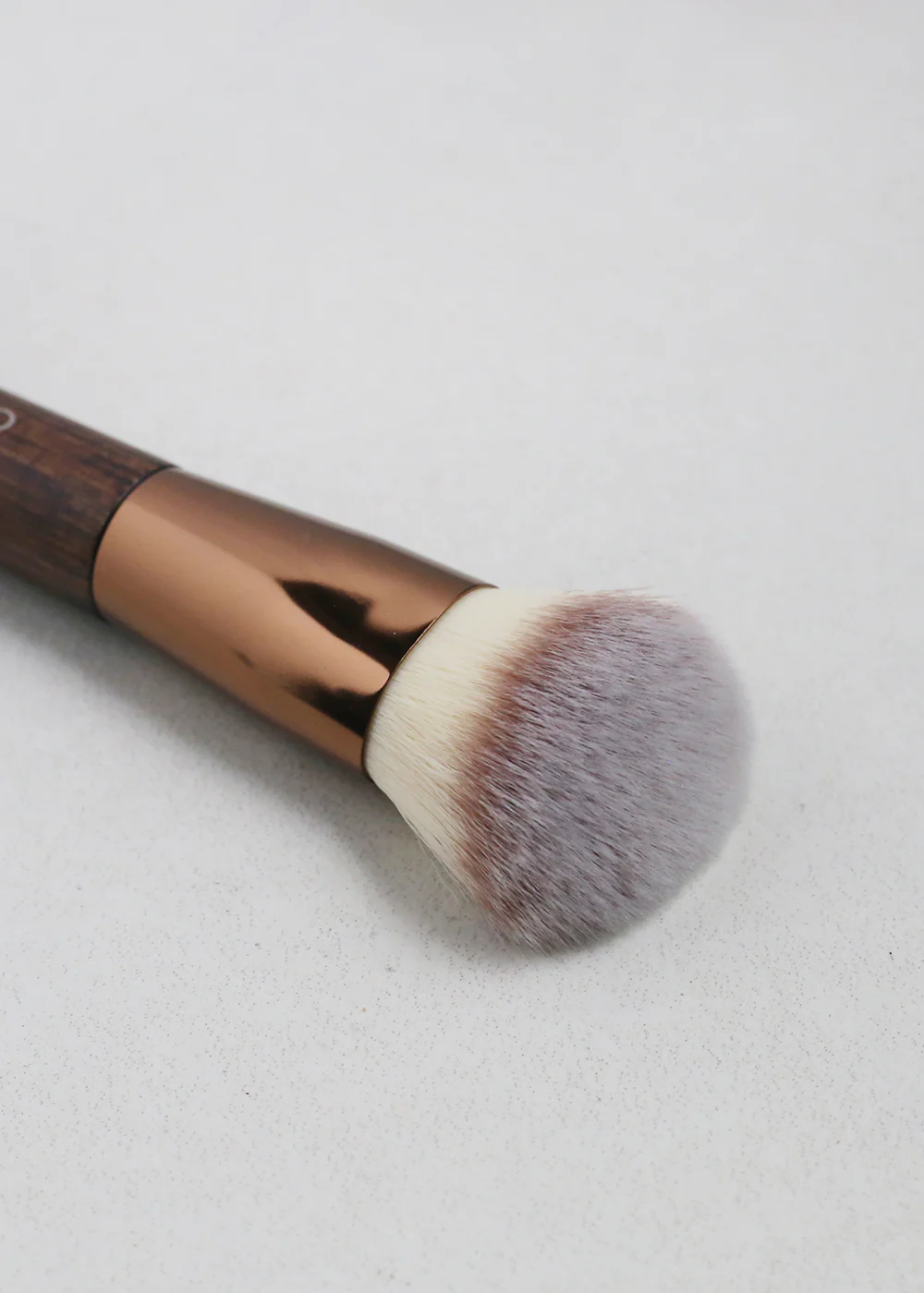 Nature Girl Bamboo Double Ended Foundation & Buffing Brush - Image 2
