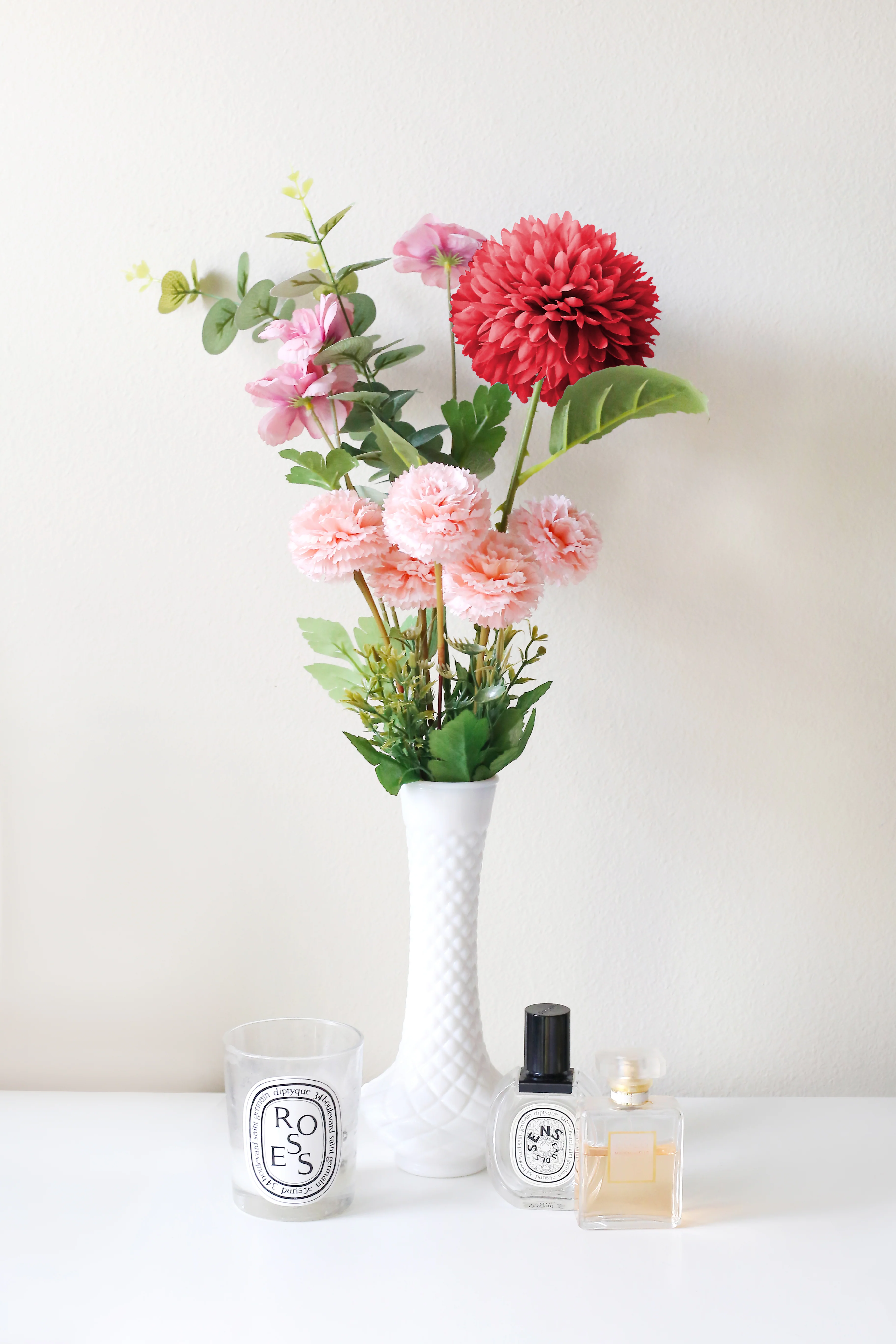 Official Key Items Artificial Flowers - Red Dahlia - Image 4