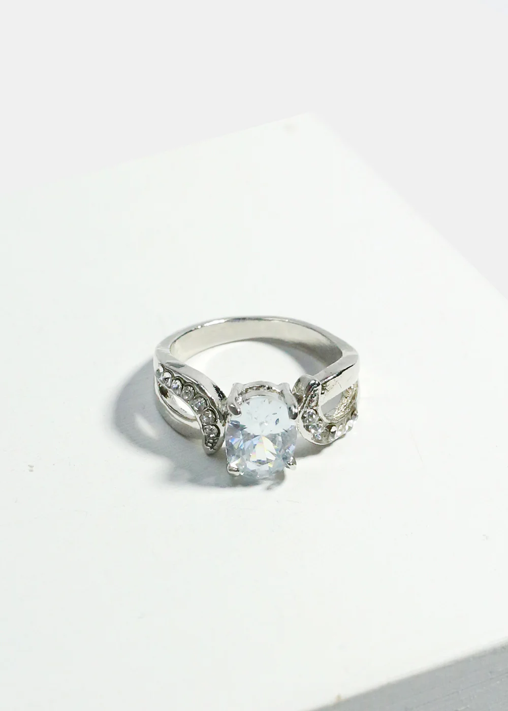 Simple Gemstone Ring - Image 4