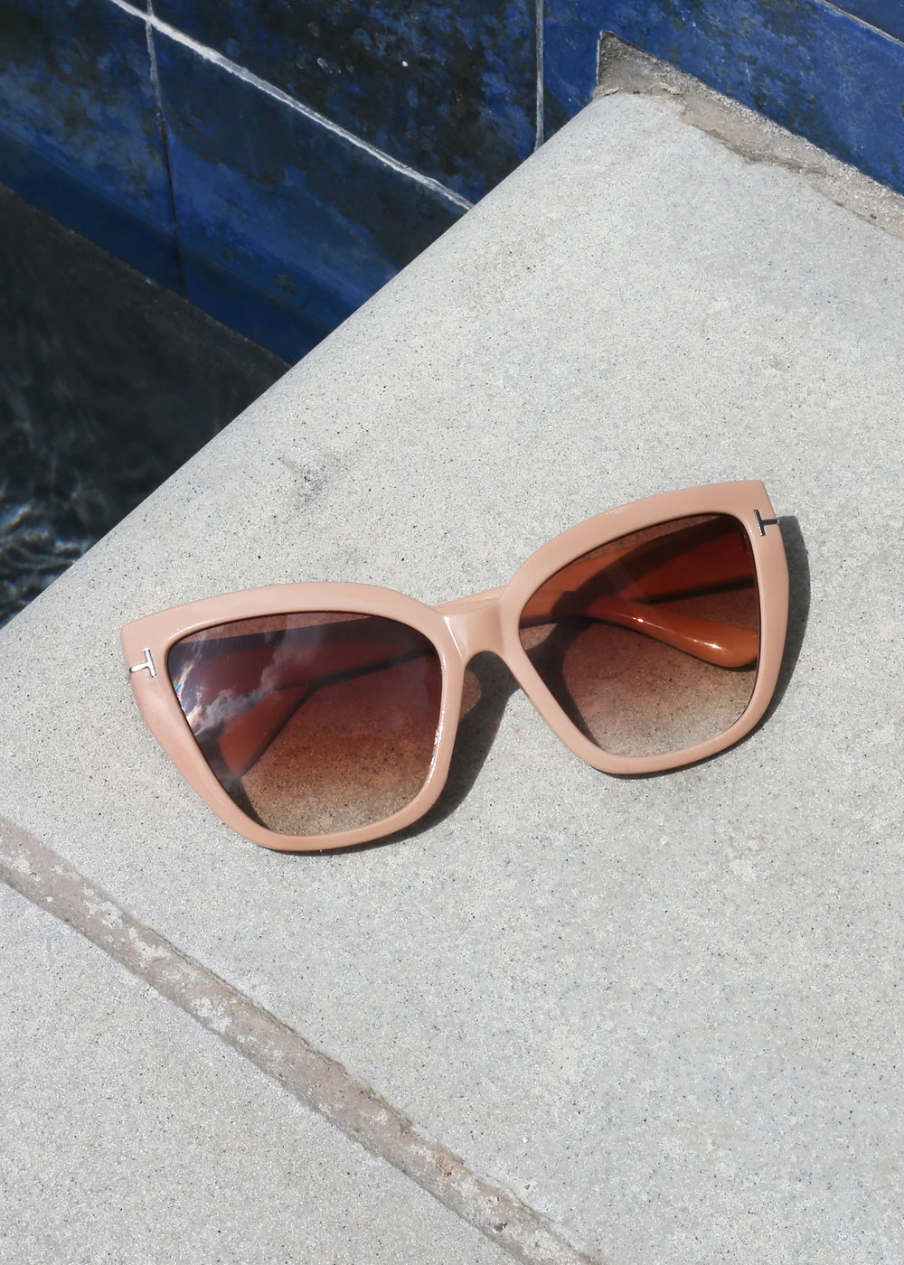 Stylish Beige Cat Eye Shades