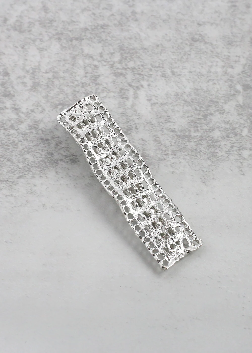 Textured Wavy Rectangular Hair Clip - Image 3