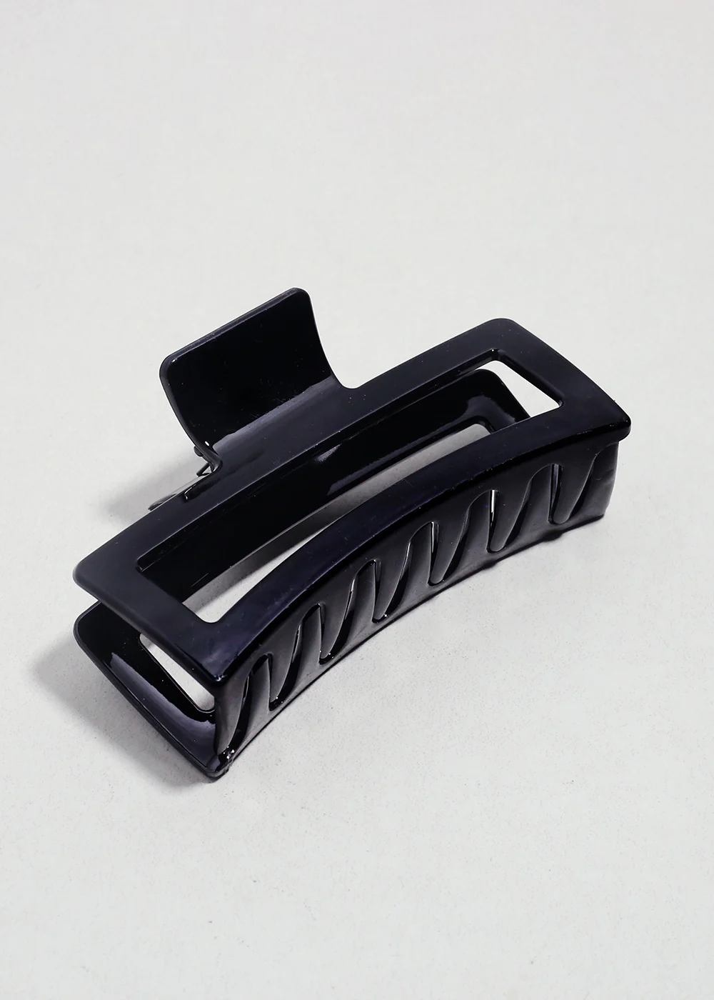 The Essential Large Hair Claw Clip - Image 4