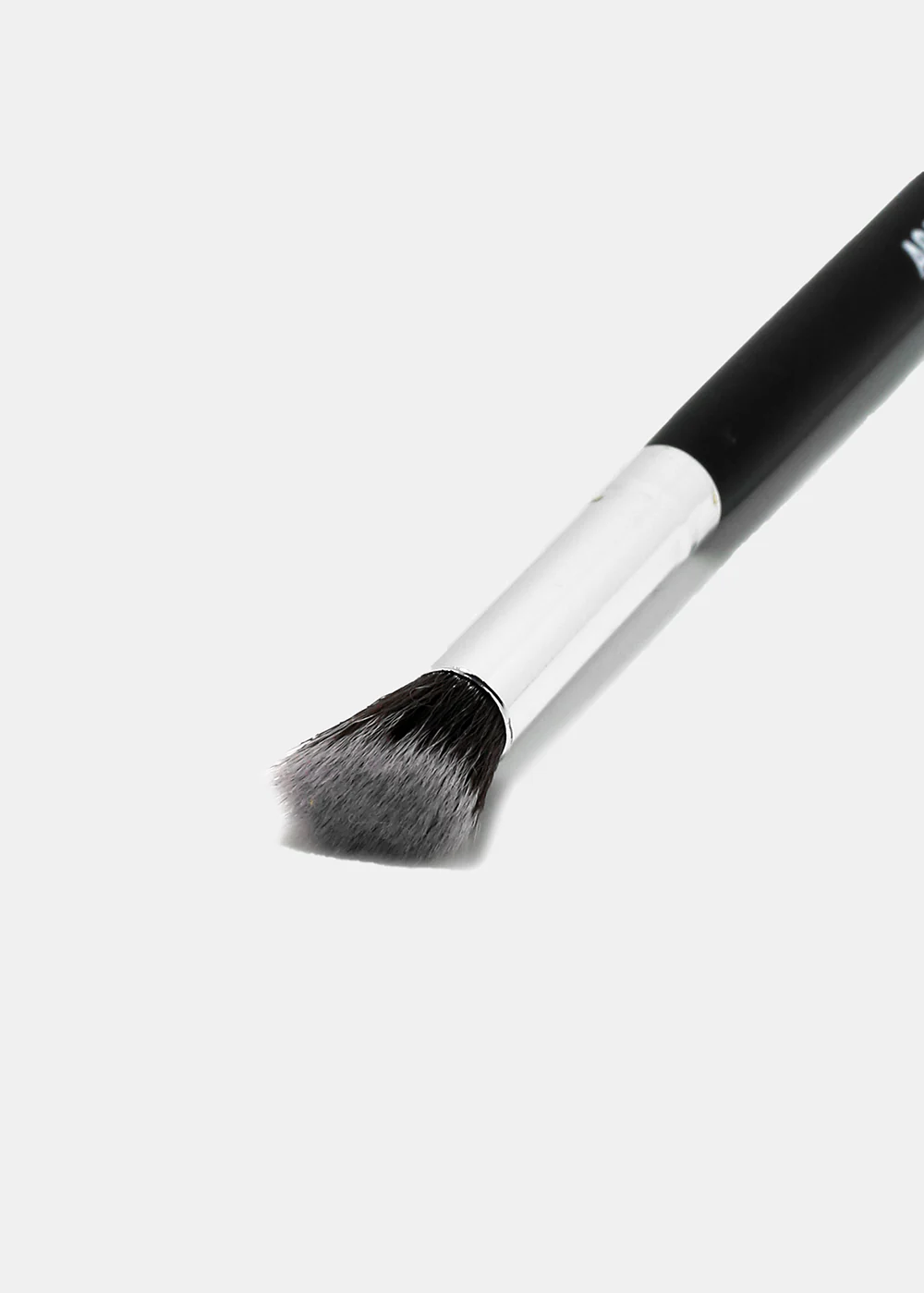The F2 & E102 Kabuki Brush Duo - Image 2