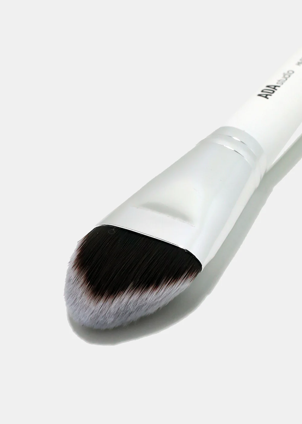 The F8 & E108 Precise Pointed Brush - Image 2