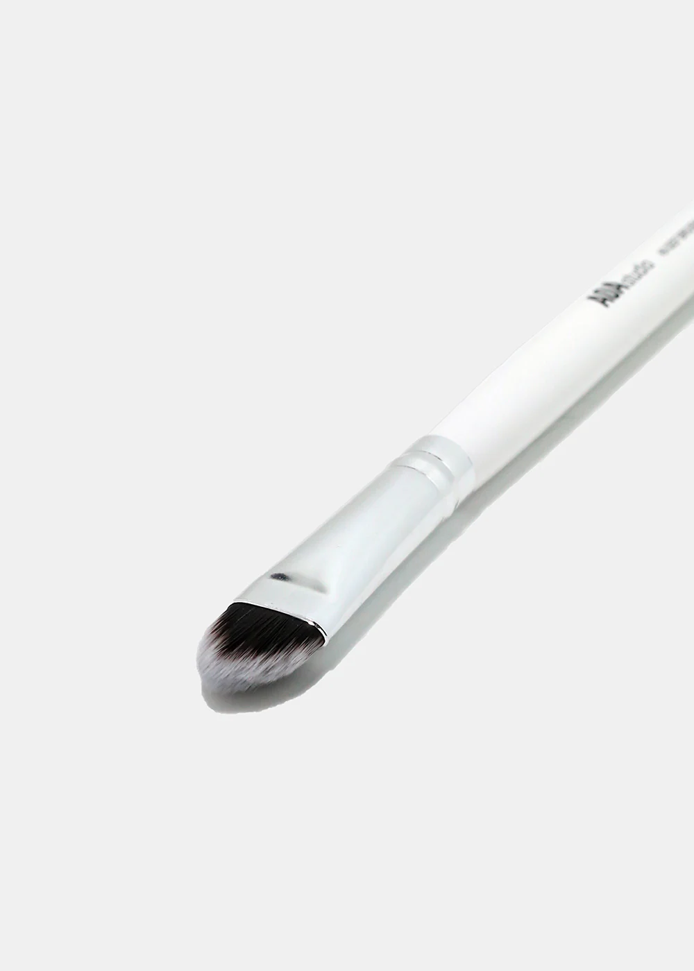 The F8 & E108 Precise Pointed Brush - Image 3