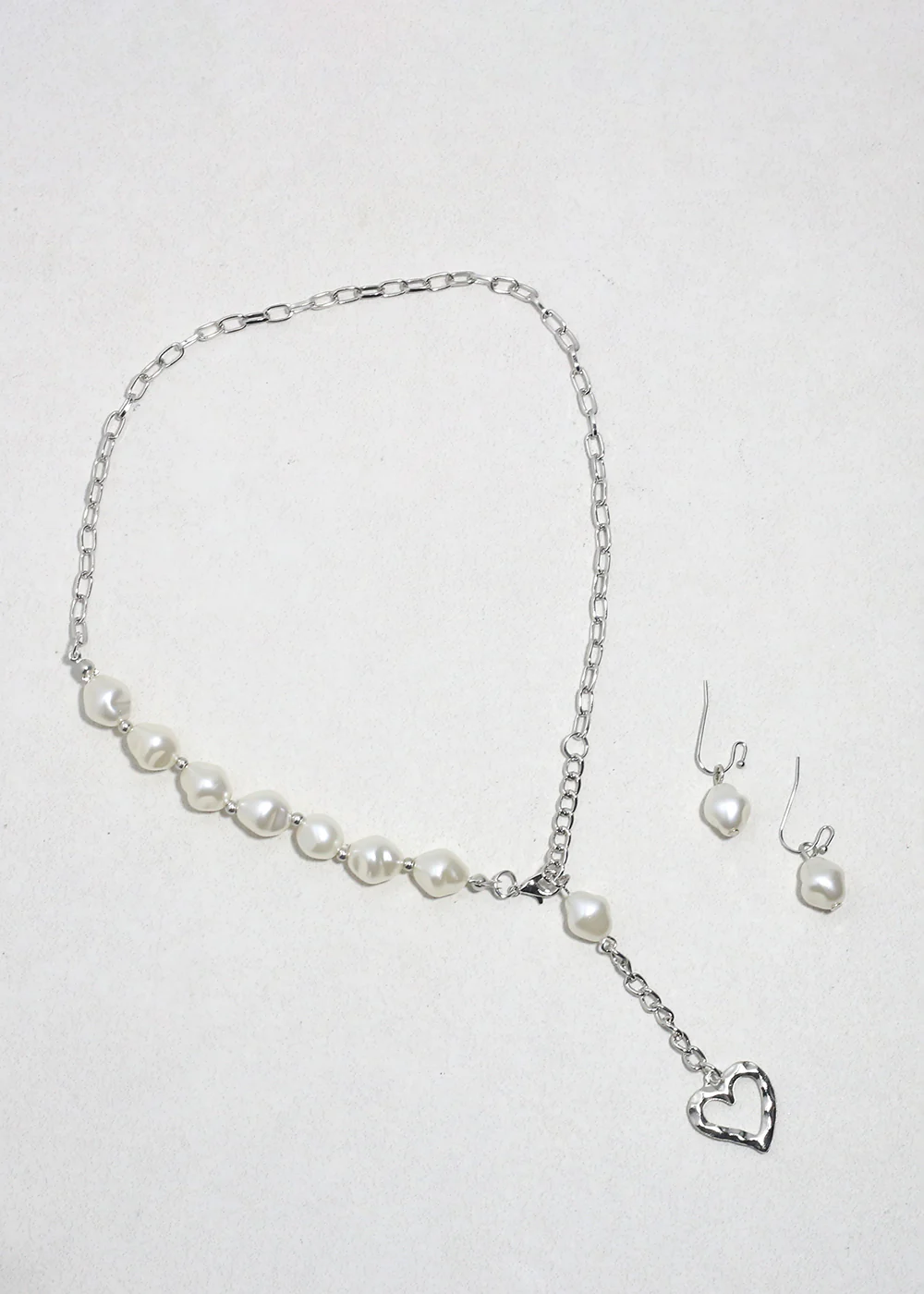 The Heart of Pearls Necklace Set - Image 3