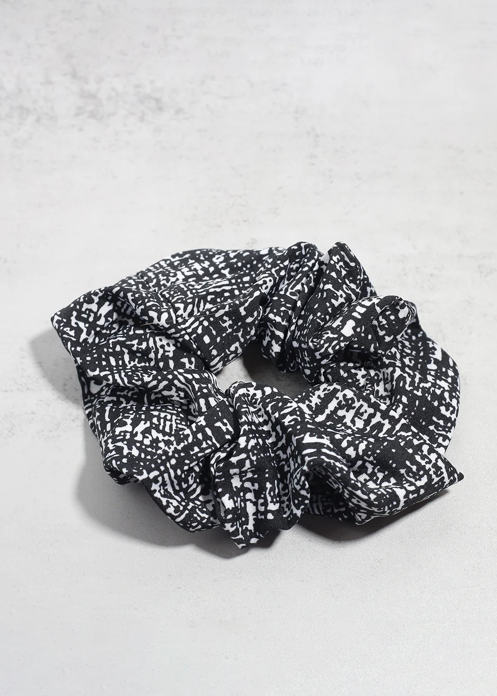 Tweed Large Scrunchie - Image 5